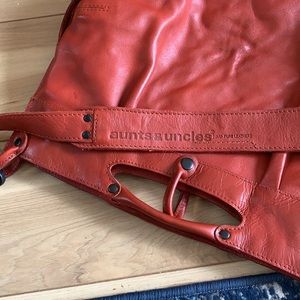 Aunts & Uncles leather Bag.